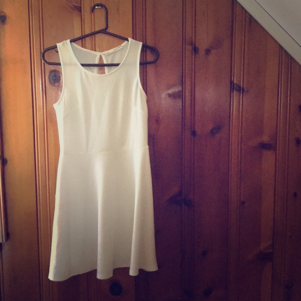 Francesca’s White summer dress